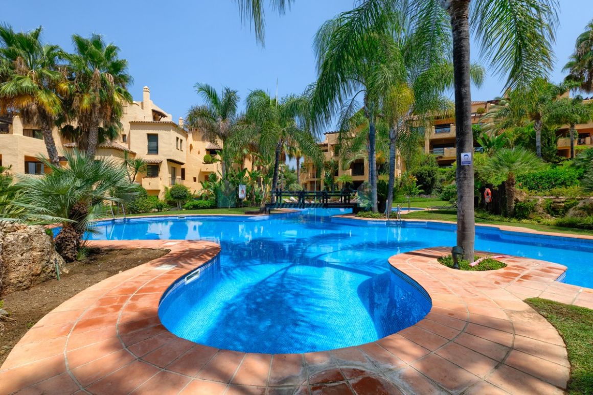 Penthouse for sale in Atalaya, Estepona