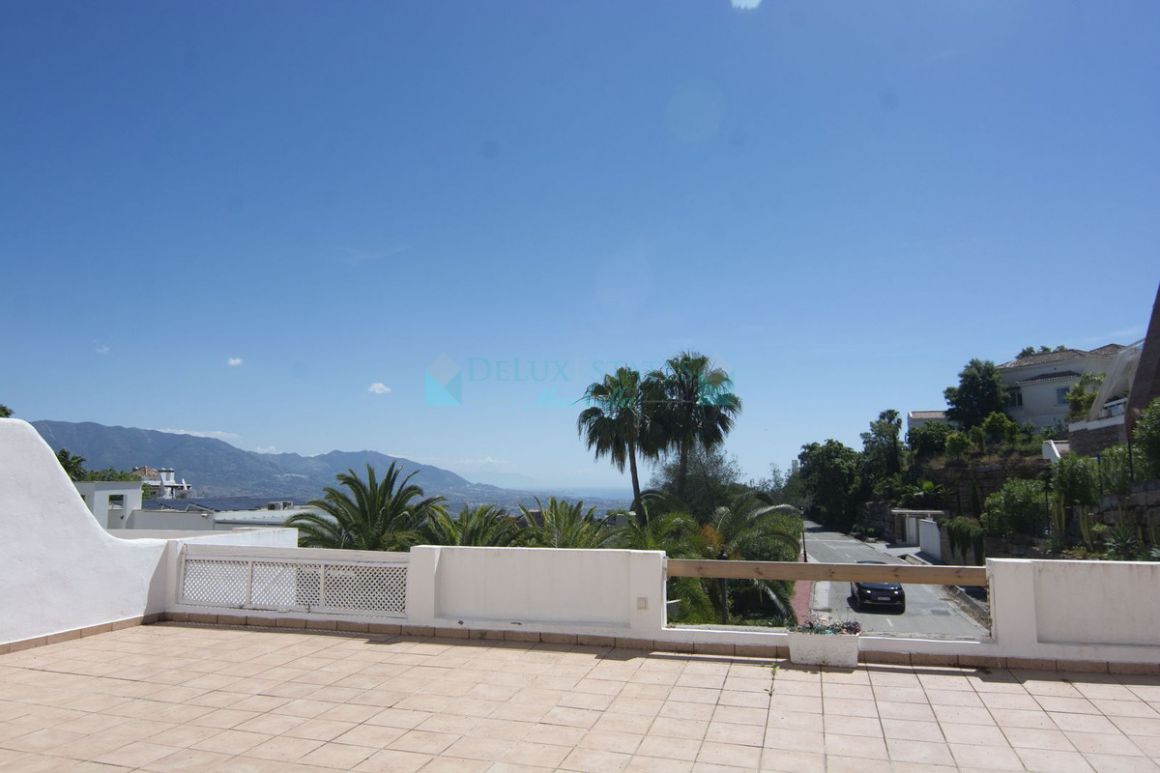 Ground Floor Apartment for sale in La Mairena, Marbella East
