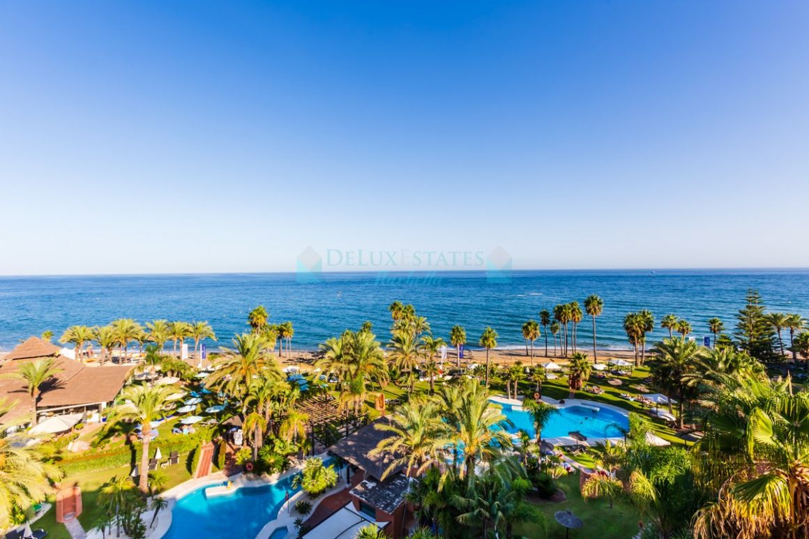 Penthouse for sale in New Golden Mile, Estepona