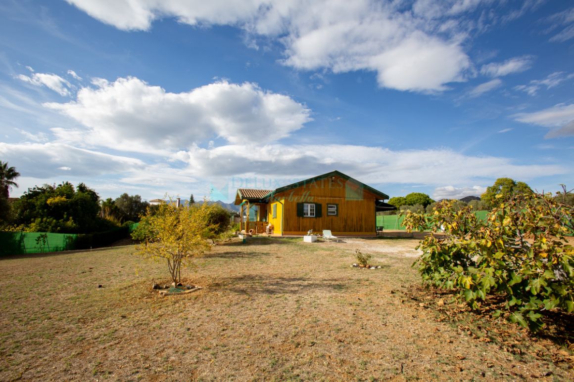 Plot for sale in El Rosario, Marbella East