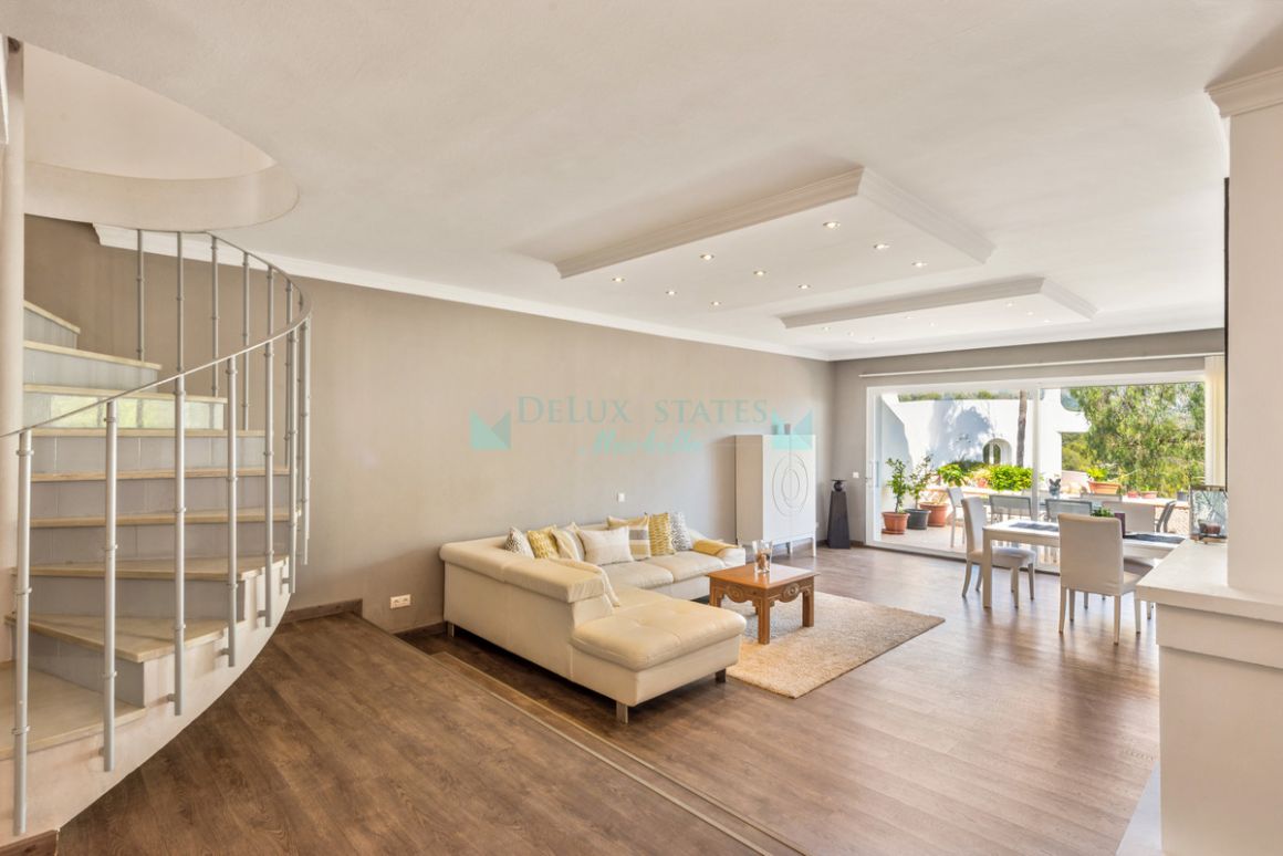 Town House for sale in Aloha, Nueva Andalucia