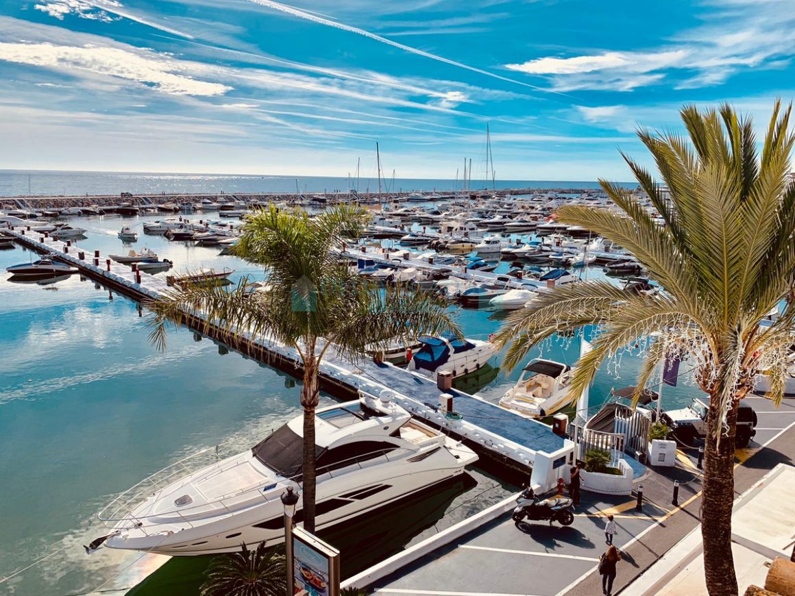 Penthouse for sale in Marbella - Puerto Banus