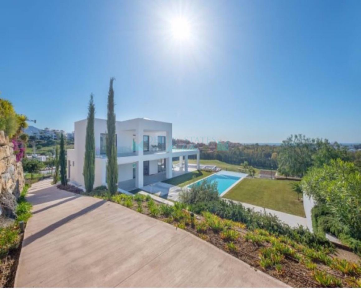 Villa for rent in Benahavis
