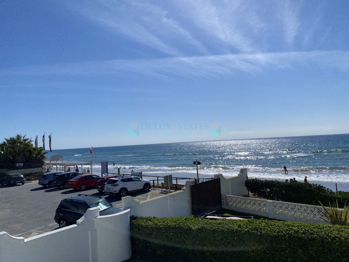 Town House for sale in Las Chapas, Marbella East