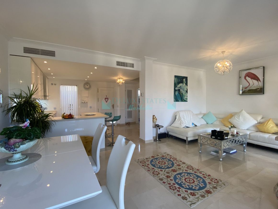 Penthouse for sale in La Quinta, Benahavis
