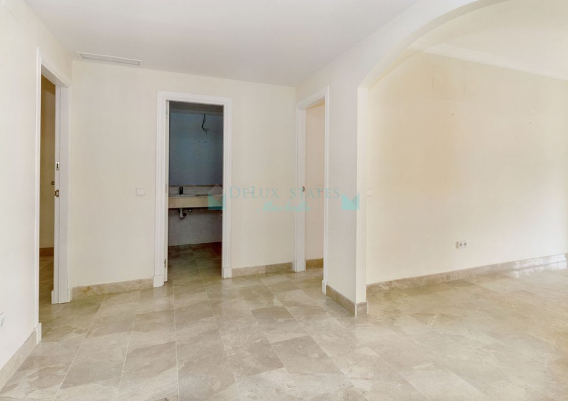 Apartment for sale in Estepona