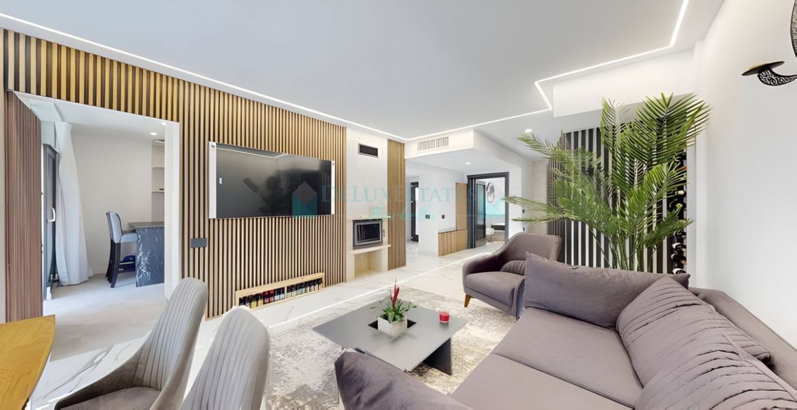 Town House for sale in Nueva Andalucia