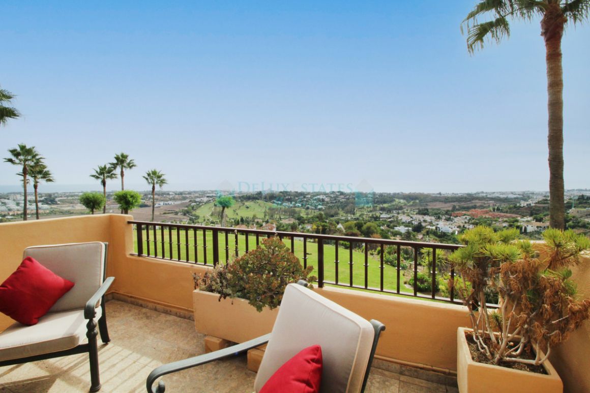 Apartment for sale in Benahavis