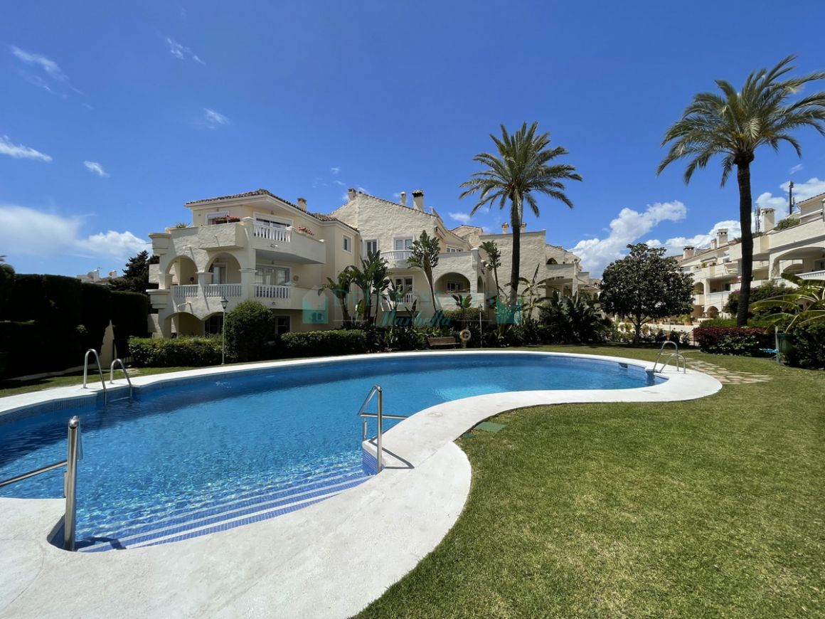 Apartment for rent in Benamara, Estepona