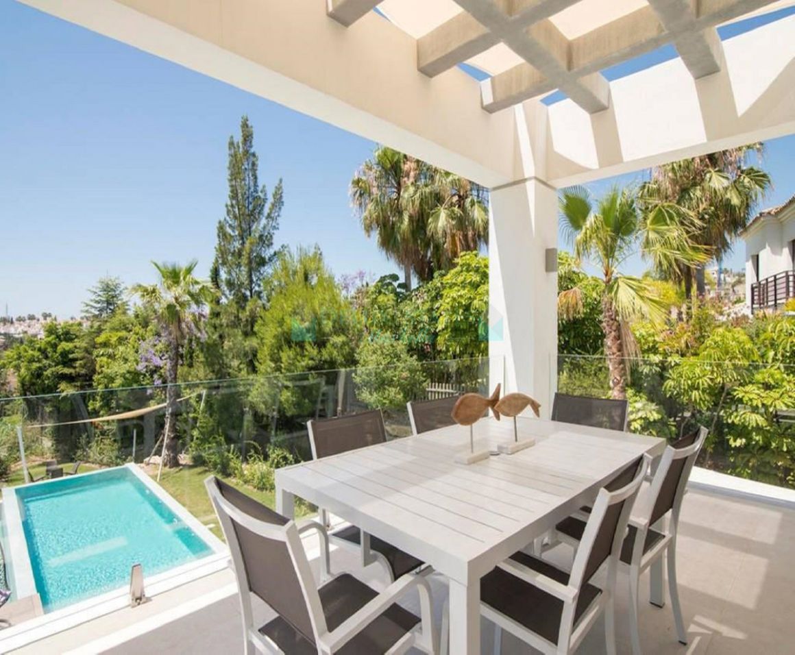 Villa for rent in El Paraiso, Estepona