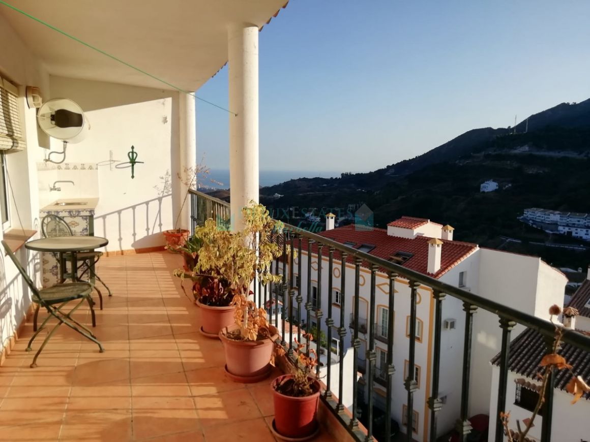 Semi Detached Villa for sale in Ojen