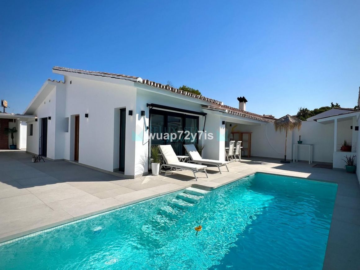 Villa for sale in Benamara, Estepona