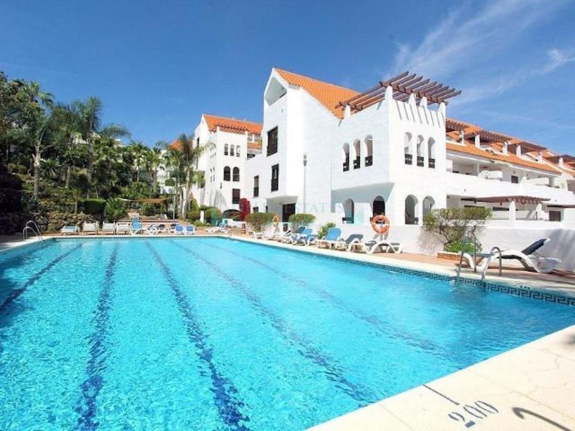 Penthouse for sale in Nueva Andalucia