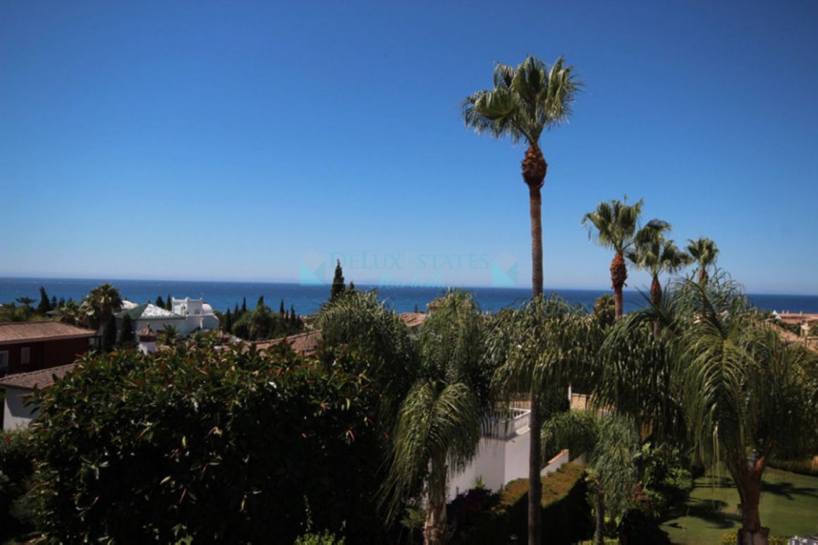 Apartment for sale in Bahia de Marbella, Marbella East