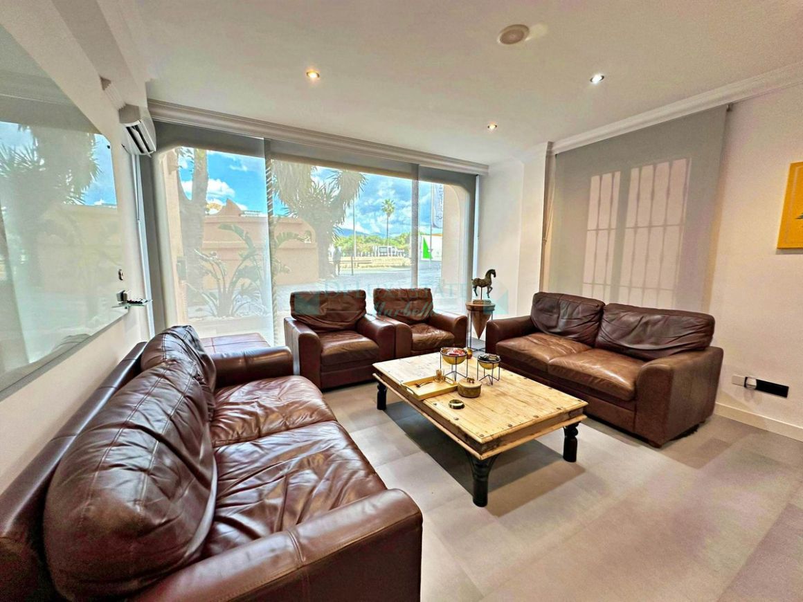 Office for sale in New Golden Mile, Estepona