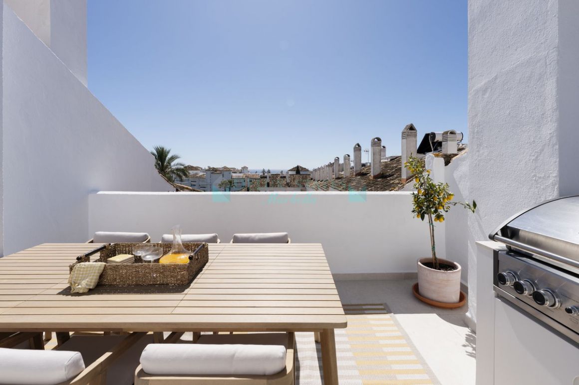 Penthouse for sale in Nueva Andalucia