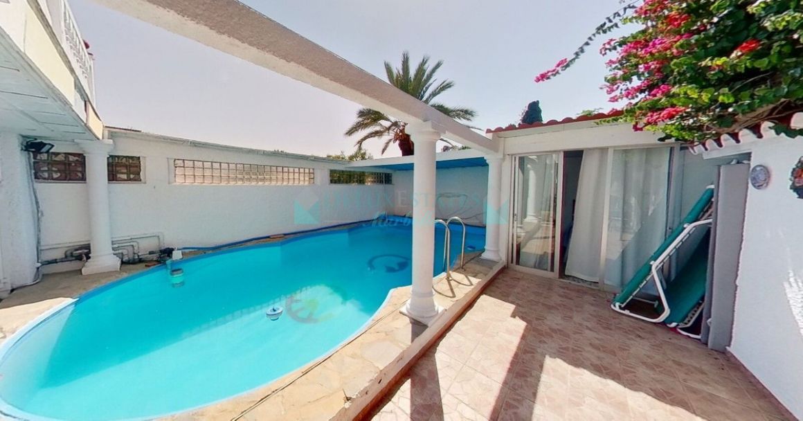 Villa for sale in Costabella, Marbella East
