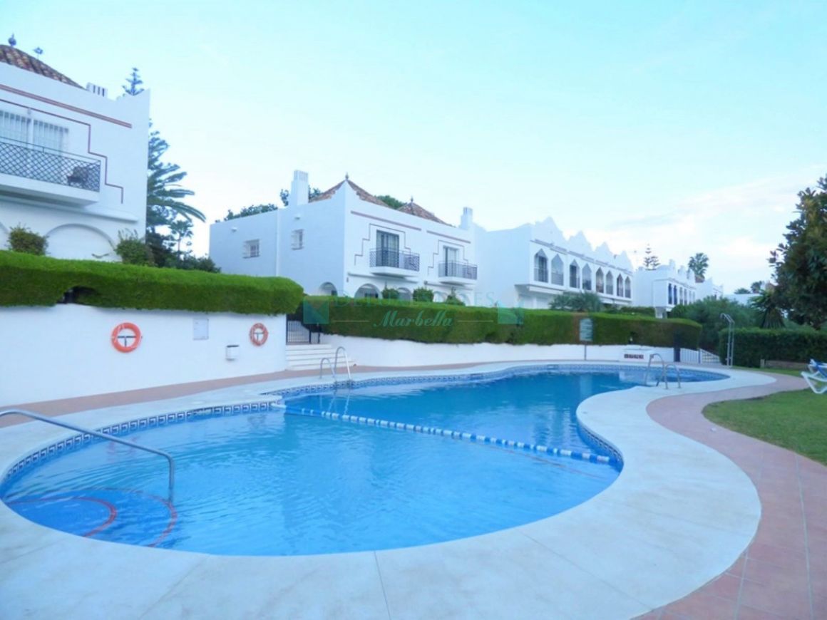 Semi Detached Villa for sale in Nueva Andalucia