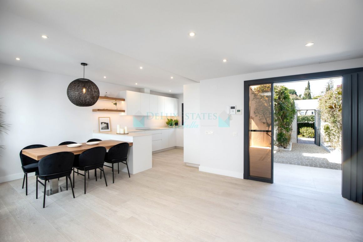 Town House for sale in Nueva Andalucia