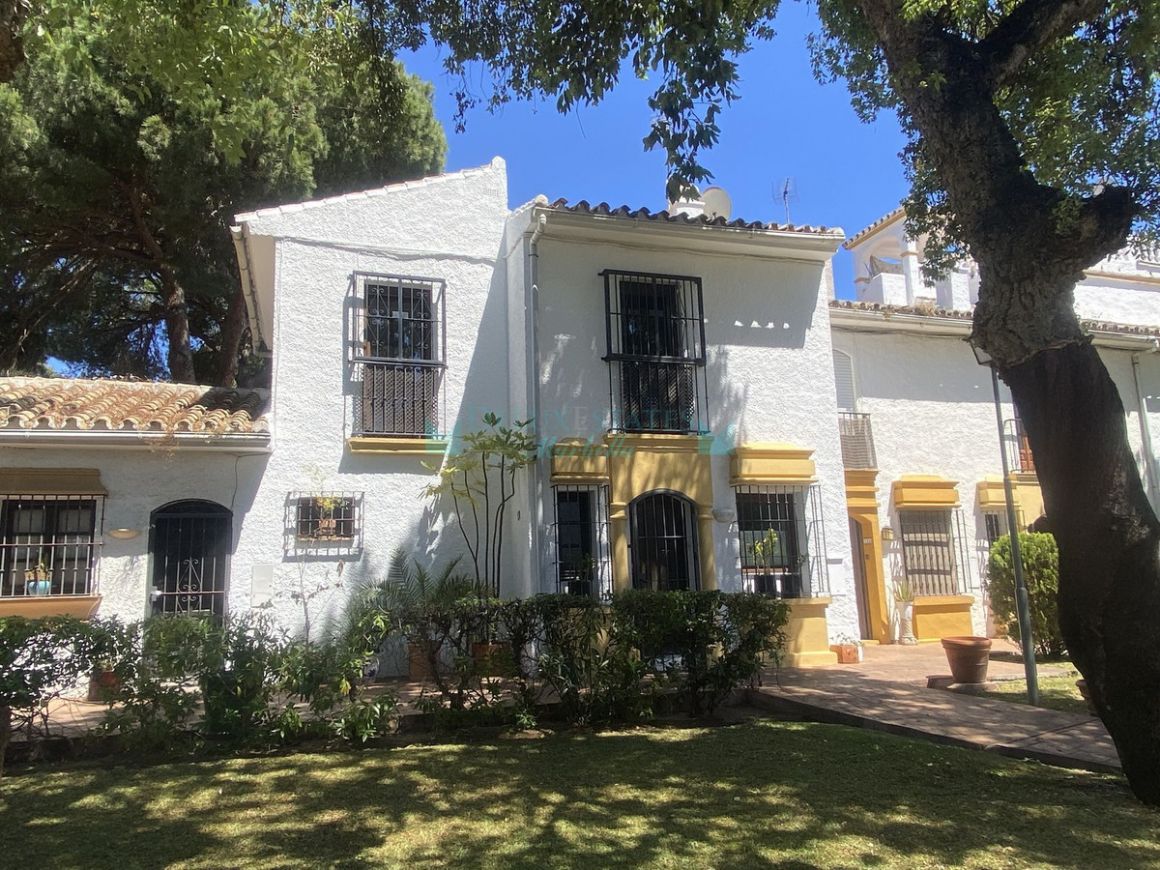 Town House for rent in Elviria, Marbella East