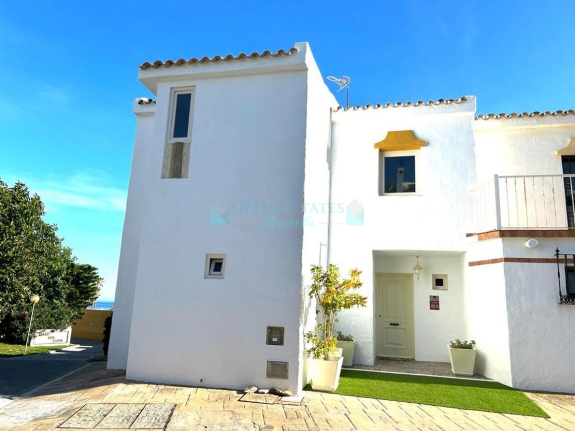 Semi Detached Villa for sale in Estepona
