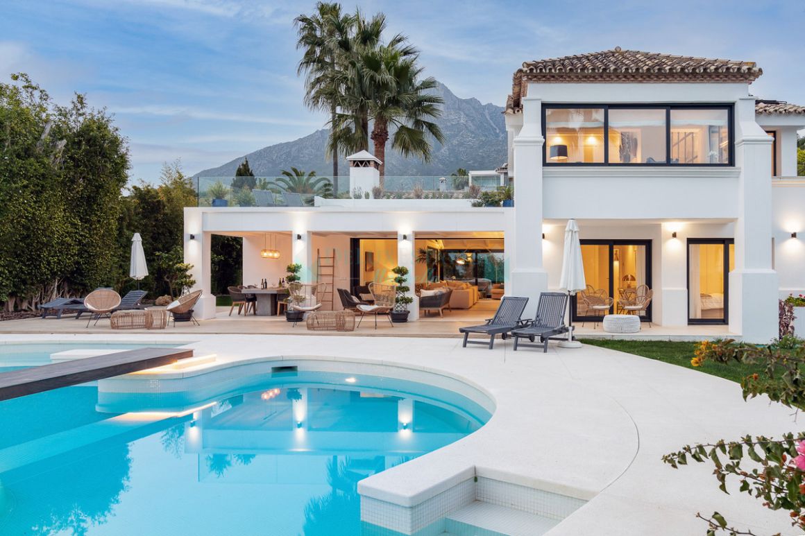 Villa for sale in Nagüeles, Marbella Golden Mile
