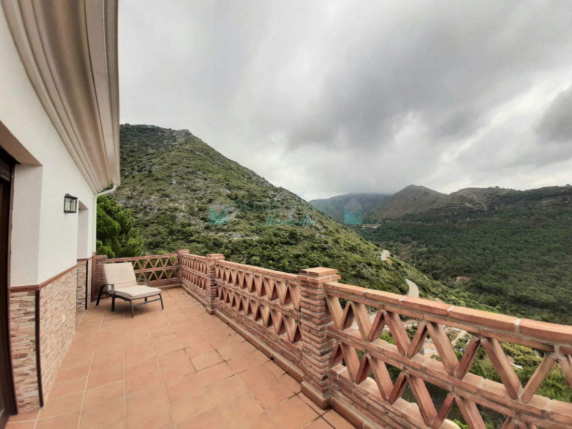 Semi Detached Villa for sale in Ojen