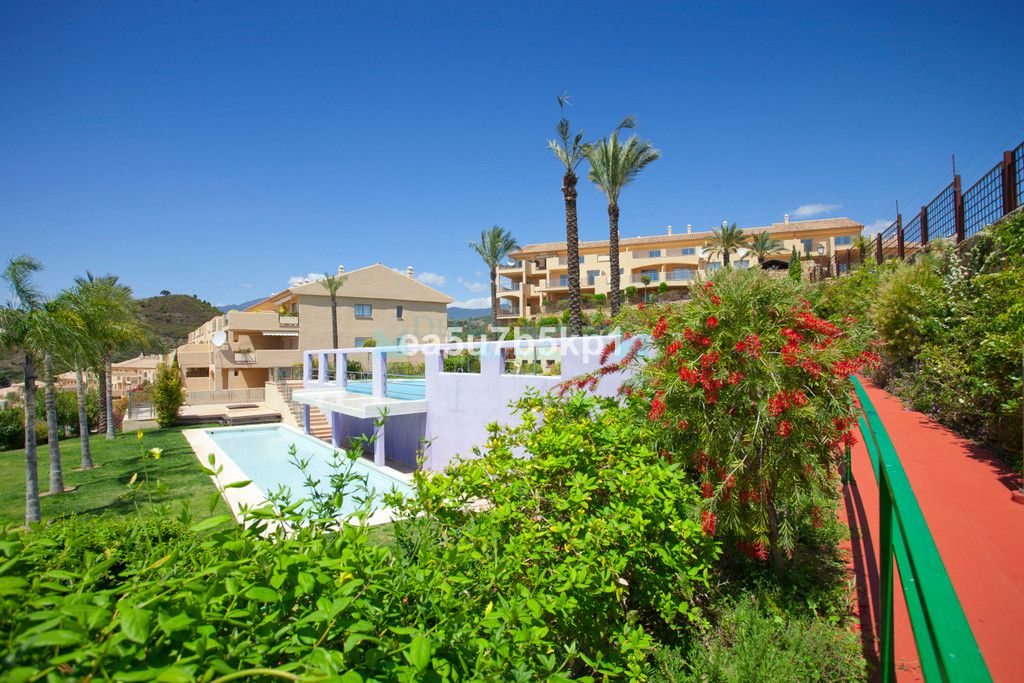Ground Floor Apartment for sale in New Golden Mile, Estepona