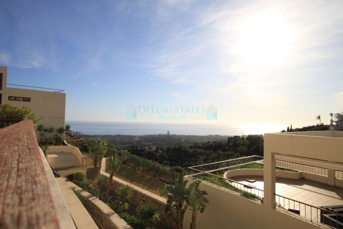 Ground Floor Apartment for sale in Los Altos de los Monteros, Marbella East
