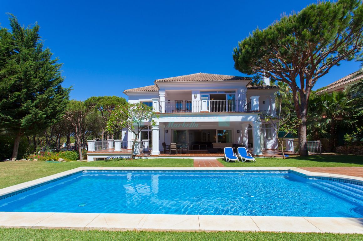 Villa for sale in Hacienda las Chapas, Marbella East