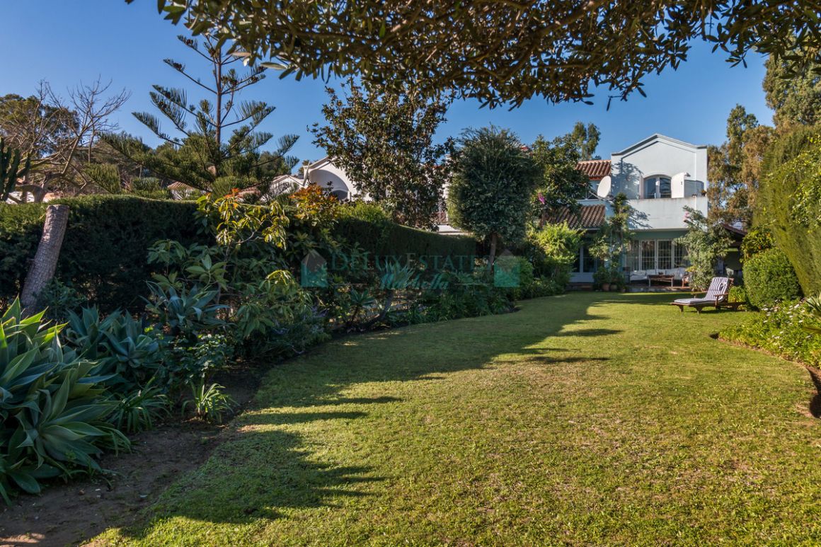 Semi Detached Villa for sale in Guadalmina Alta, San Pedro de Alcantara