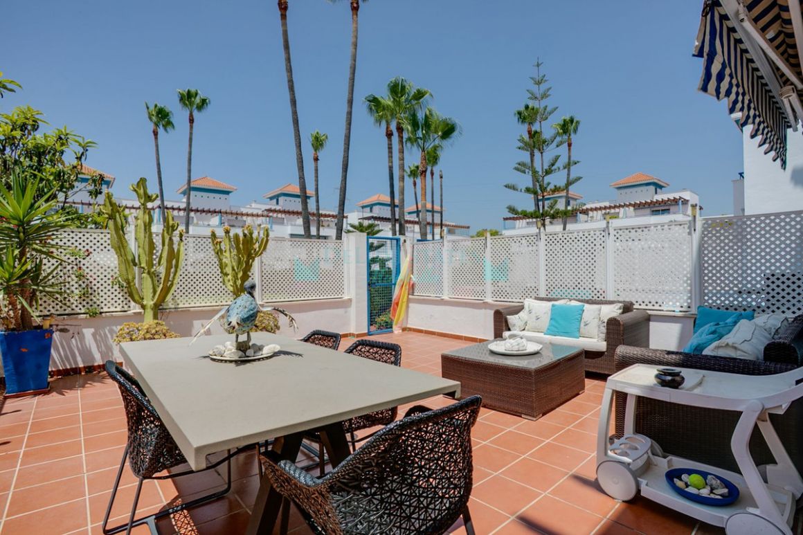 Town House for sale in Bel Air, Estepona