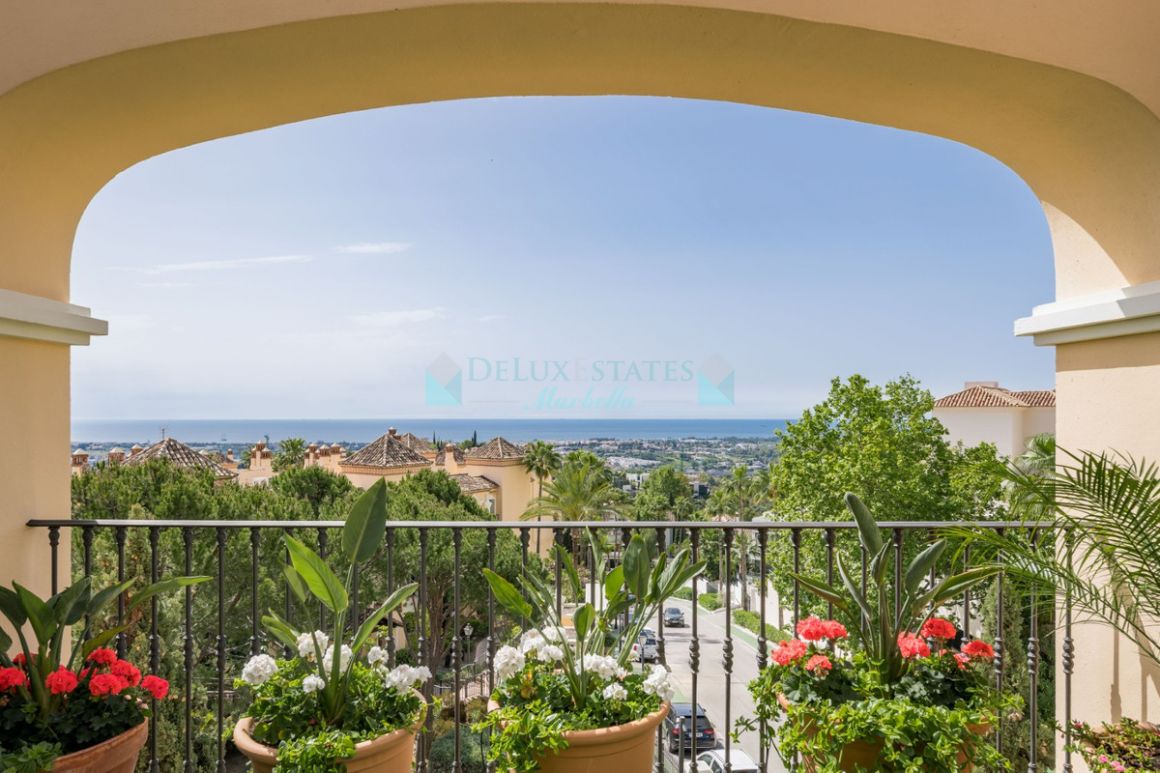 Penthouse for sale in La Quinta, Benahavis