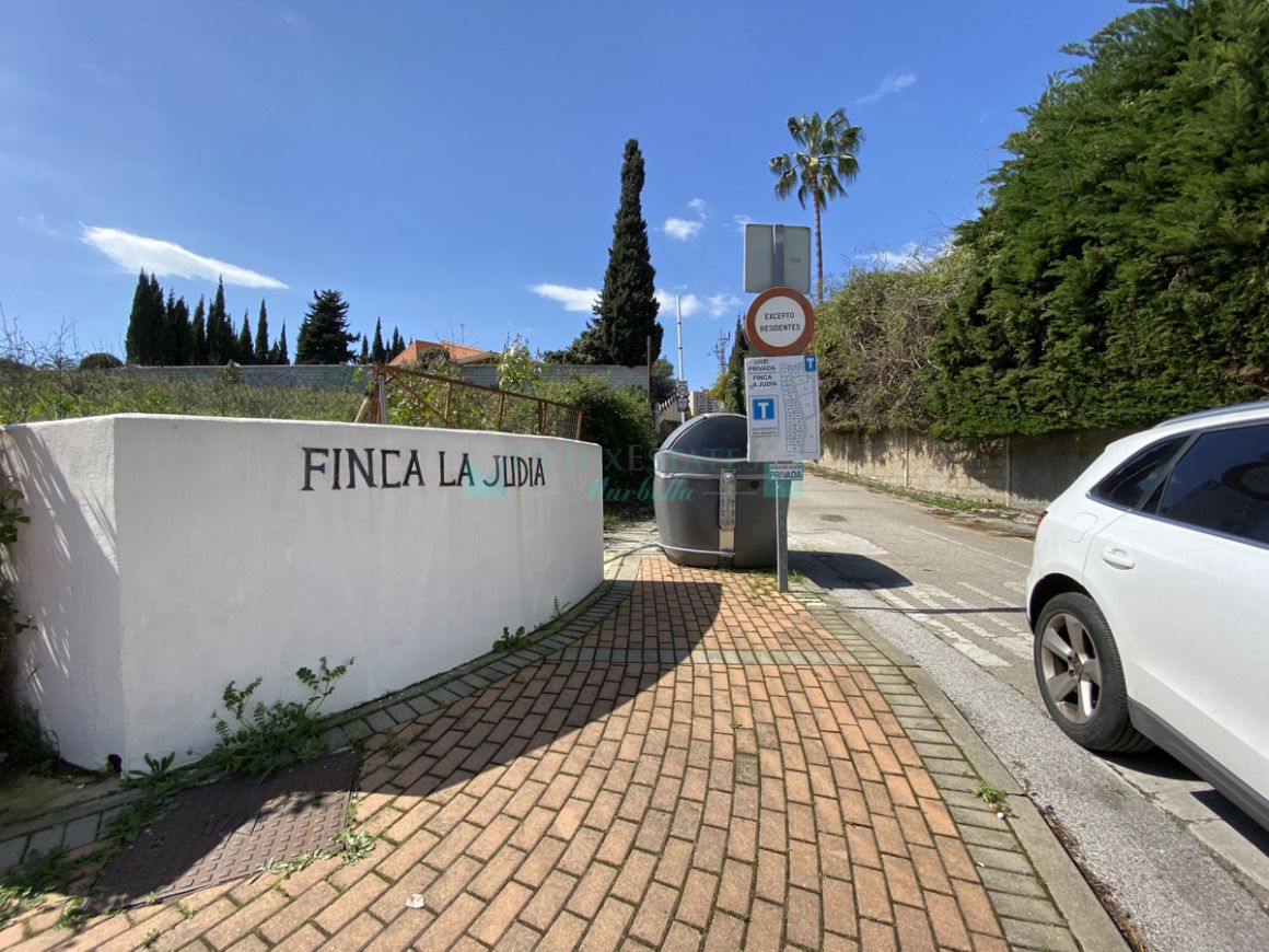 Residential Plot for sale in Nueva Andalucia