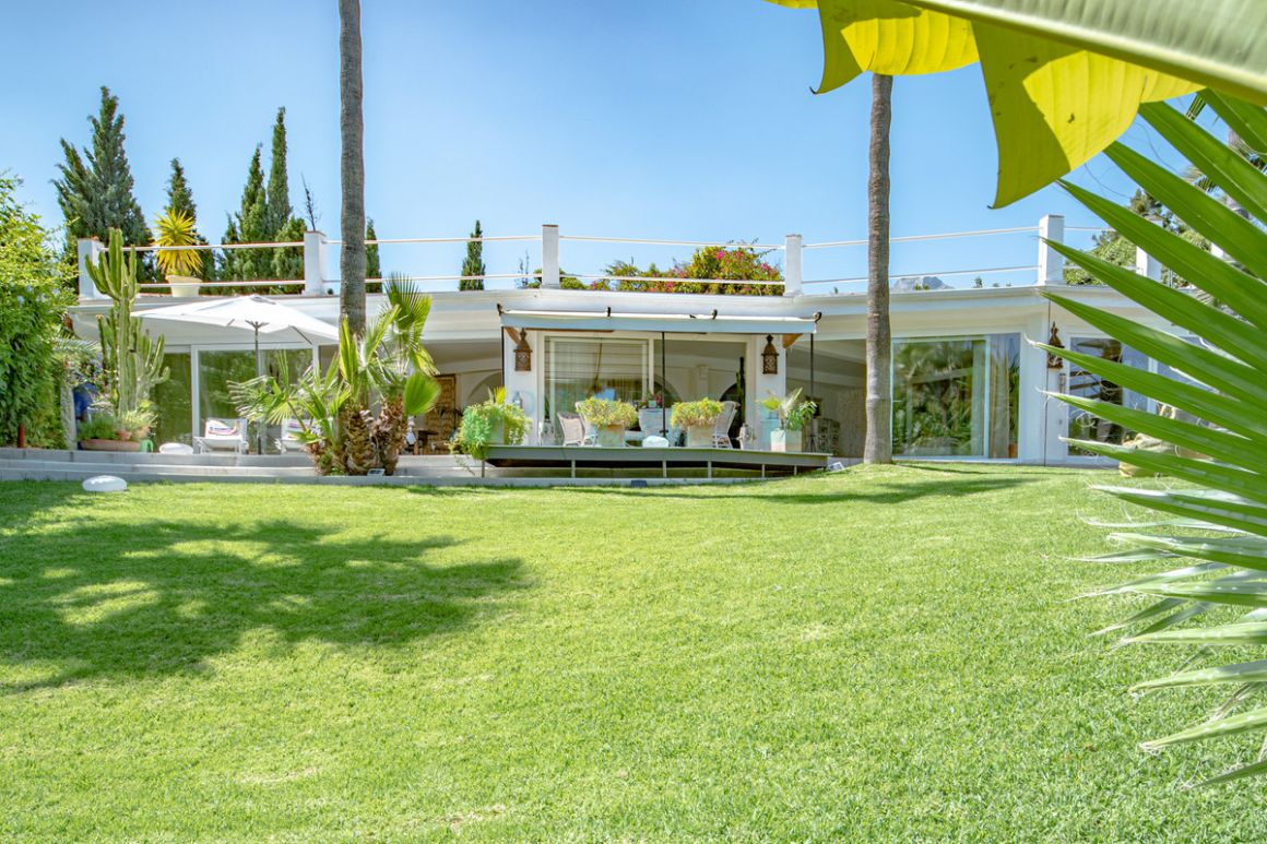 Villa for sale in Nagüeles, Marbella Golden Mile