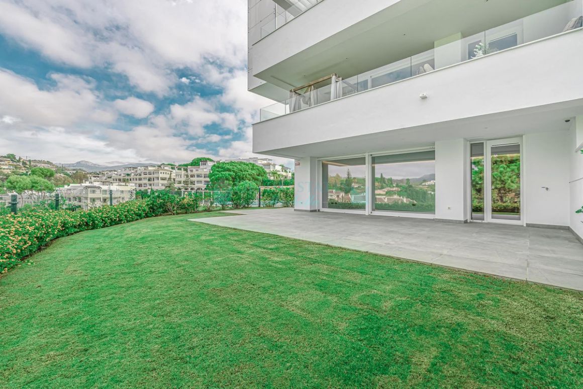 Ground Floor Apartment for sale in La Quinta, Benahavis