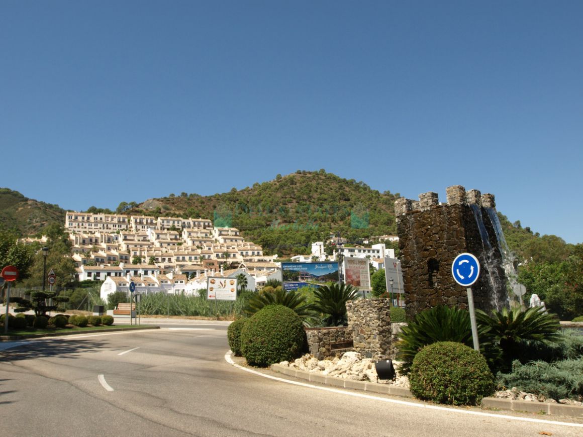 Town House for sale in Benahavis