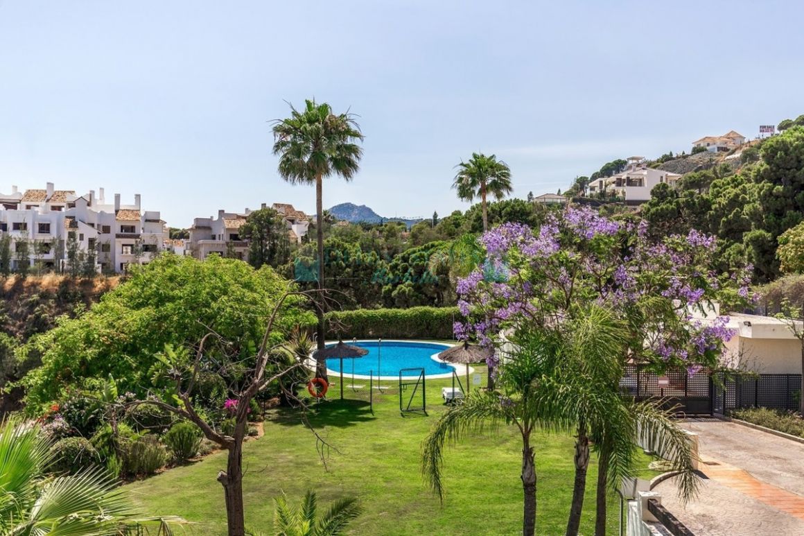 Apartment for sale in Benahavis