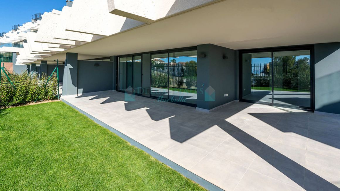 Ground Floor Apartment for sale in New Golden Mile, Estepona