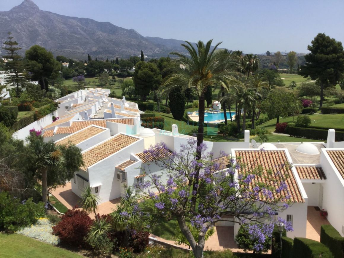 Penthouse for sale in Nueva Andalucia