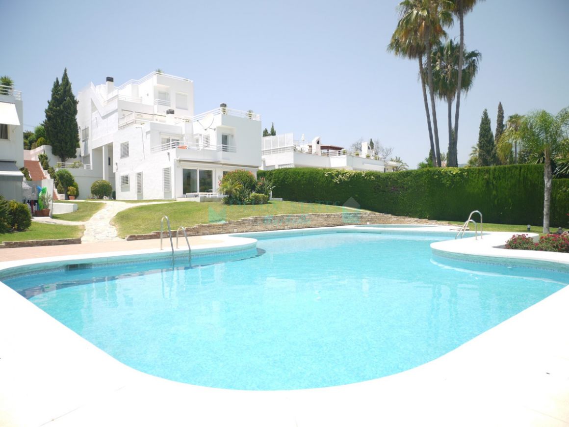 Semi Detached Villa for sale in Nueva Andalucia