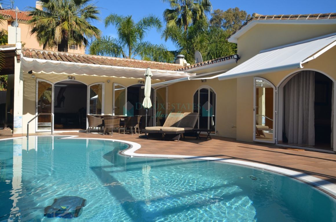 Villa for sale in Carib Playa, Marbella East