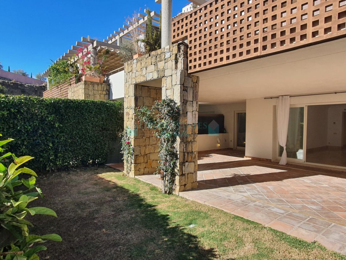 Ground Floor Apartment for sale in Rio Real, Marbella East