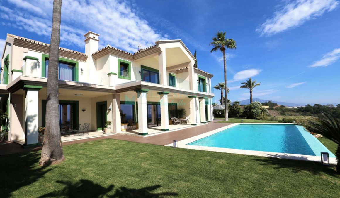 Villa for rent in Estepona
