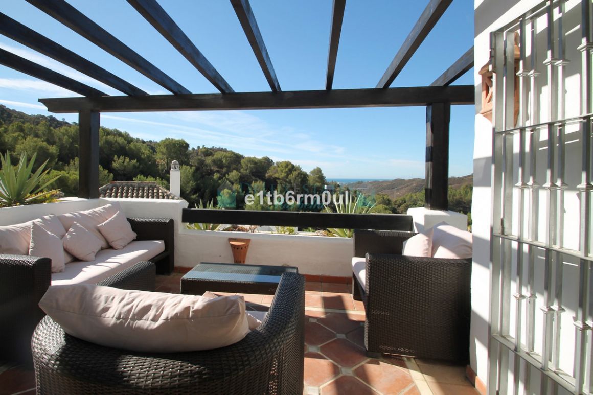 Town House for sale in Istan