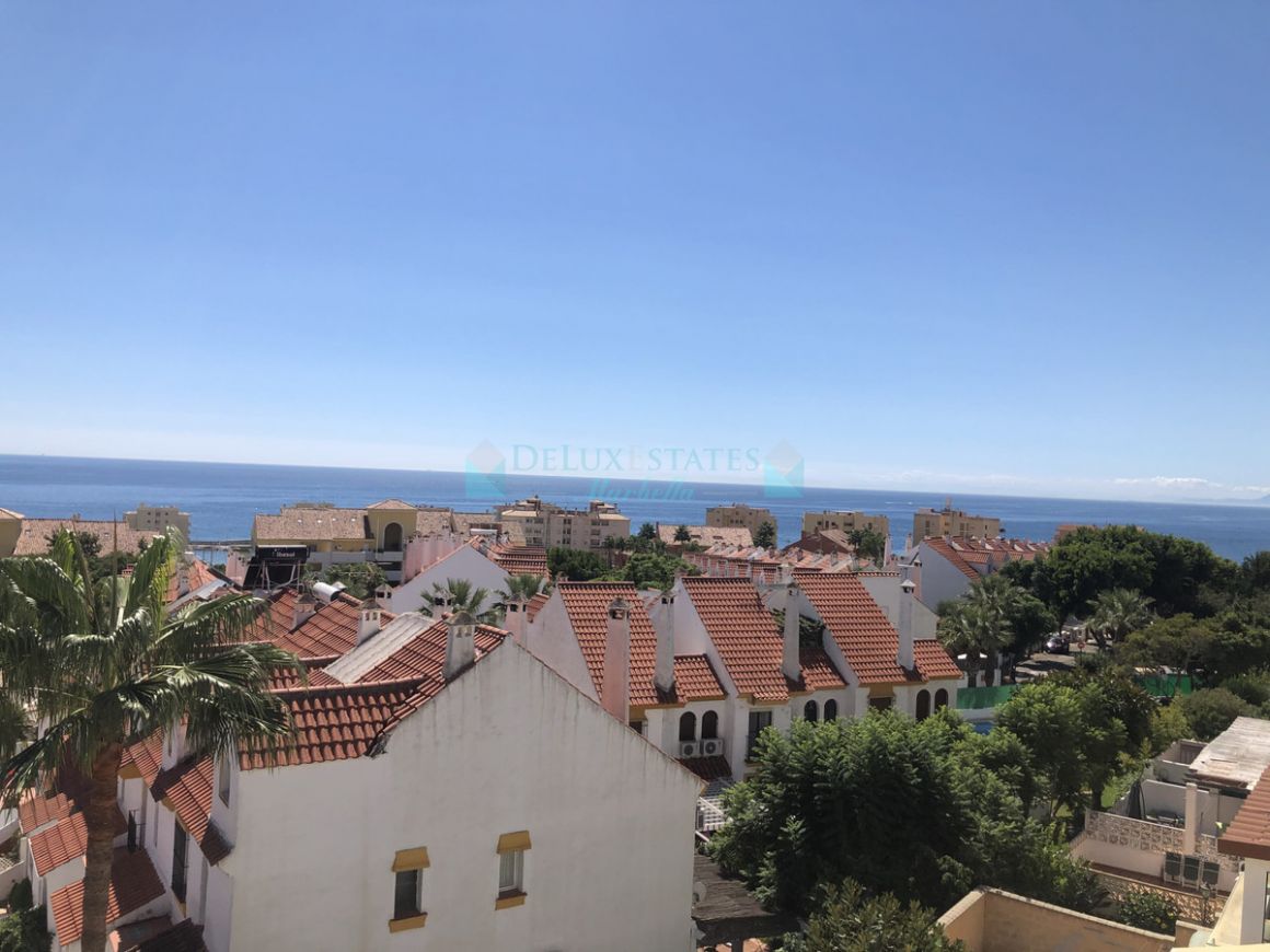 Penthouse for sale in Estepona