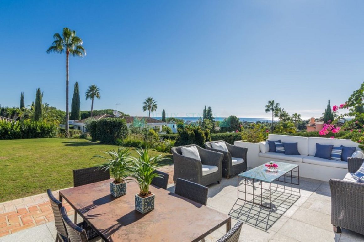 Villa for rent in Hacienda las Chapas, Marbella East