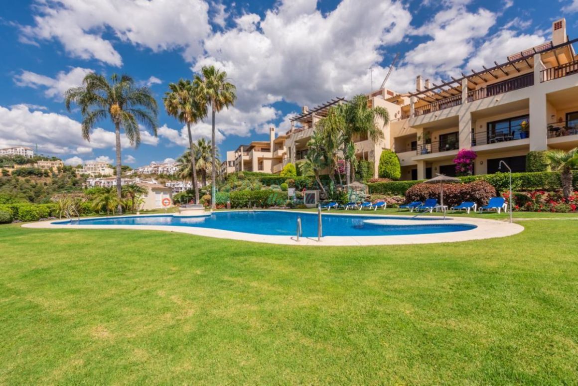 Penthouse for sale in Benahavis