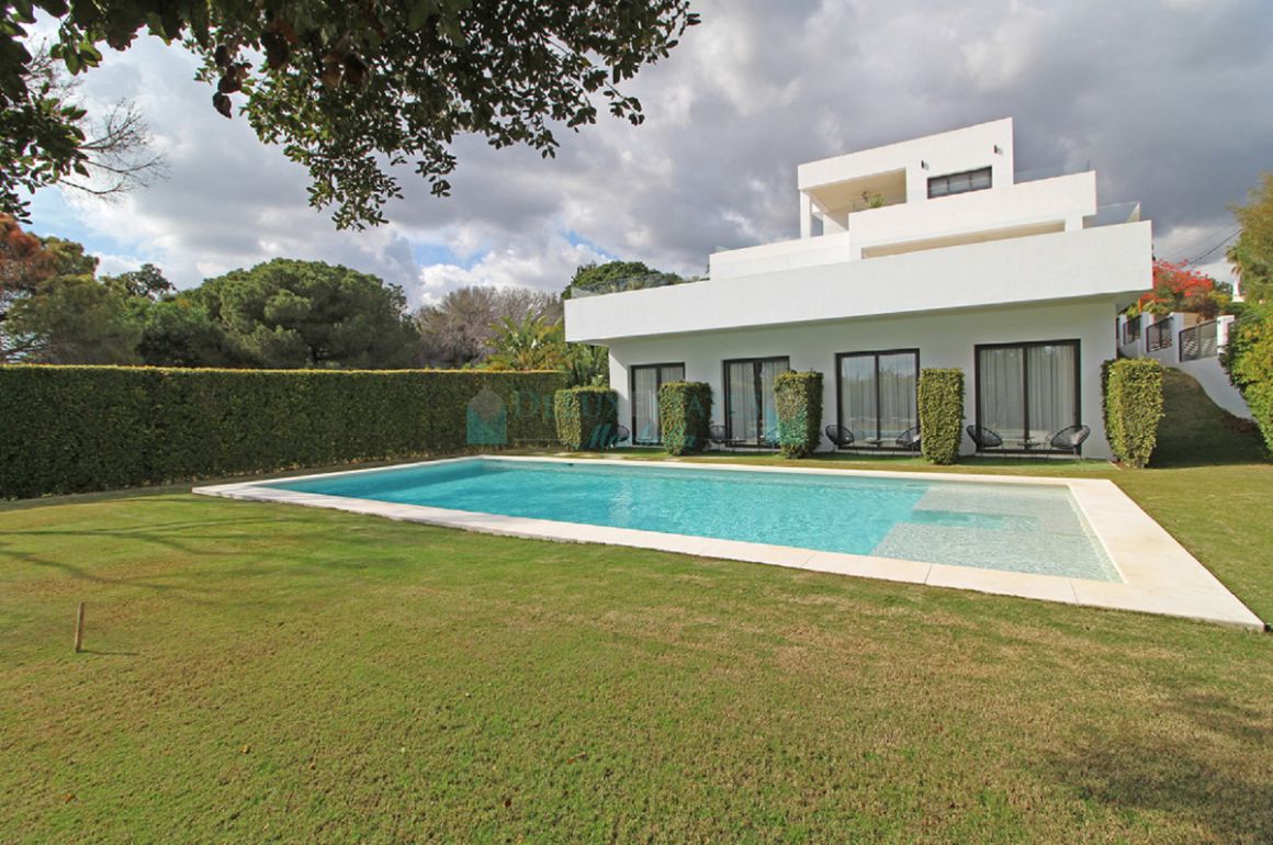 Villa for sale in Elviria, Marbella East
