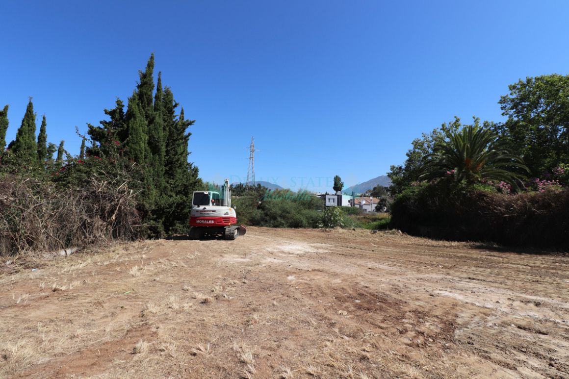 Residential Plot for sale in Nueva Andalucia